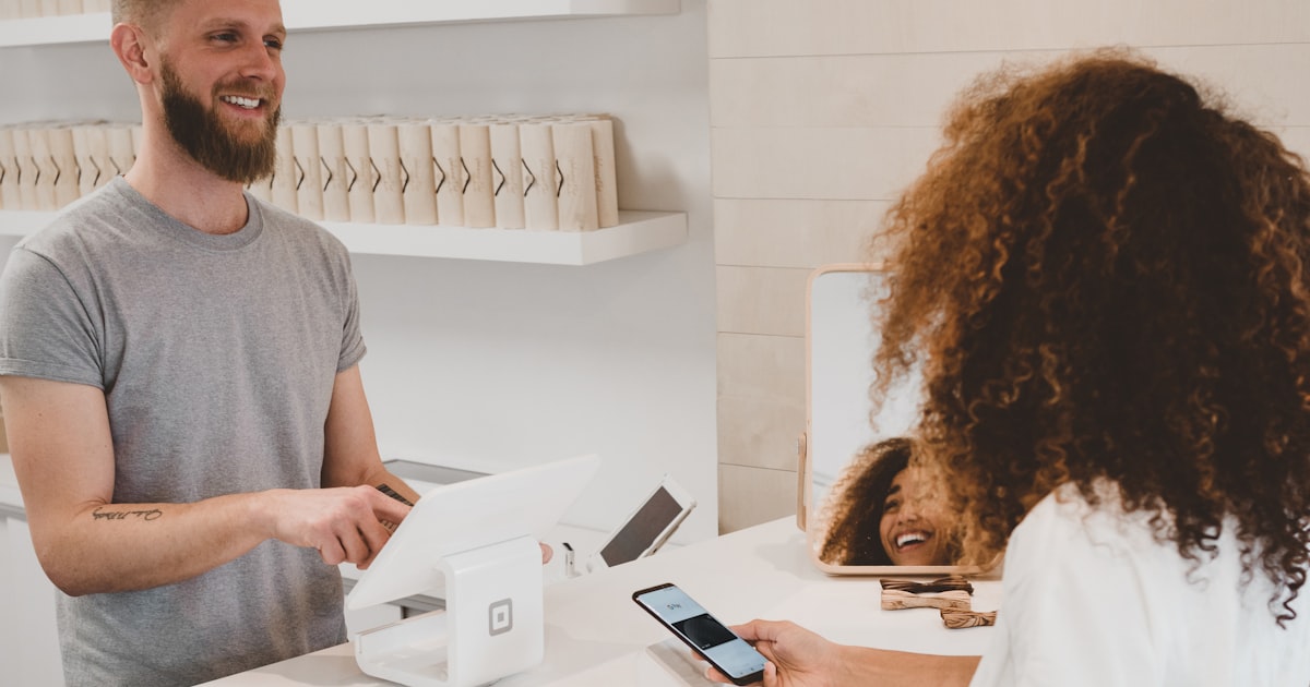 A B2B sales team closing a deal that originated from organic search.